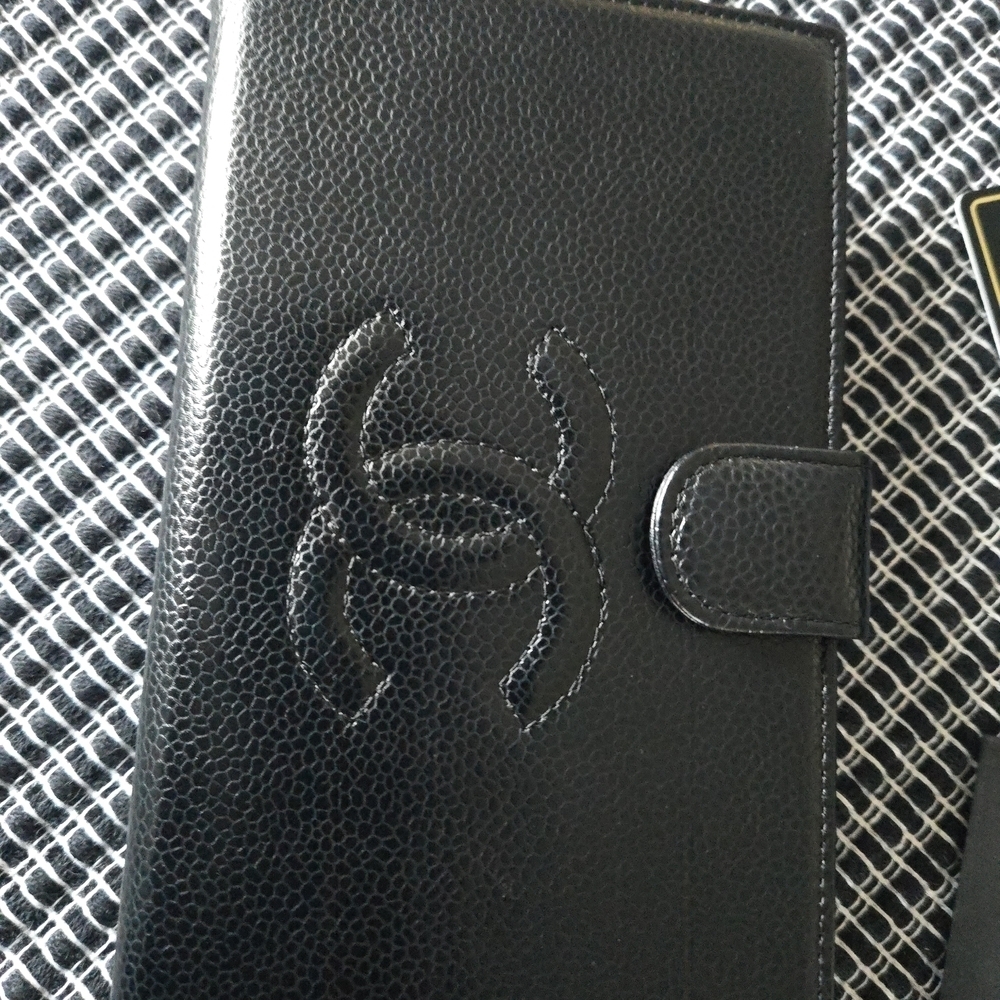 Chane CC Logol Black Leather Wallet - Picture 12 of 17